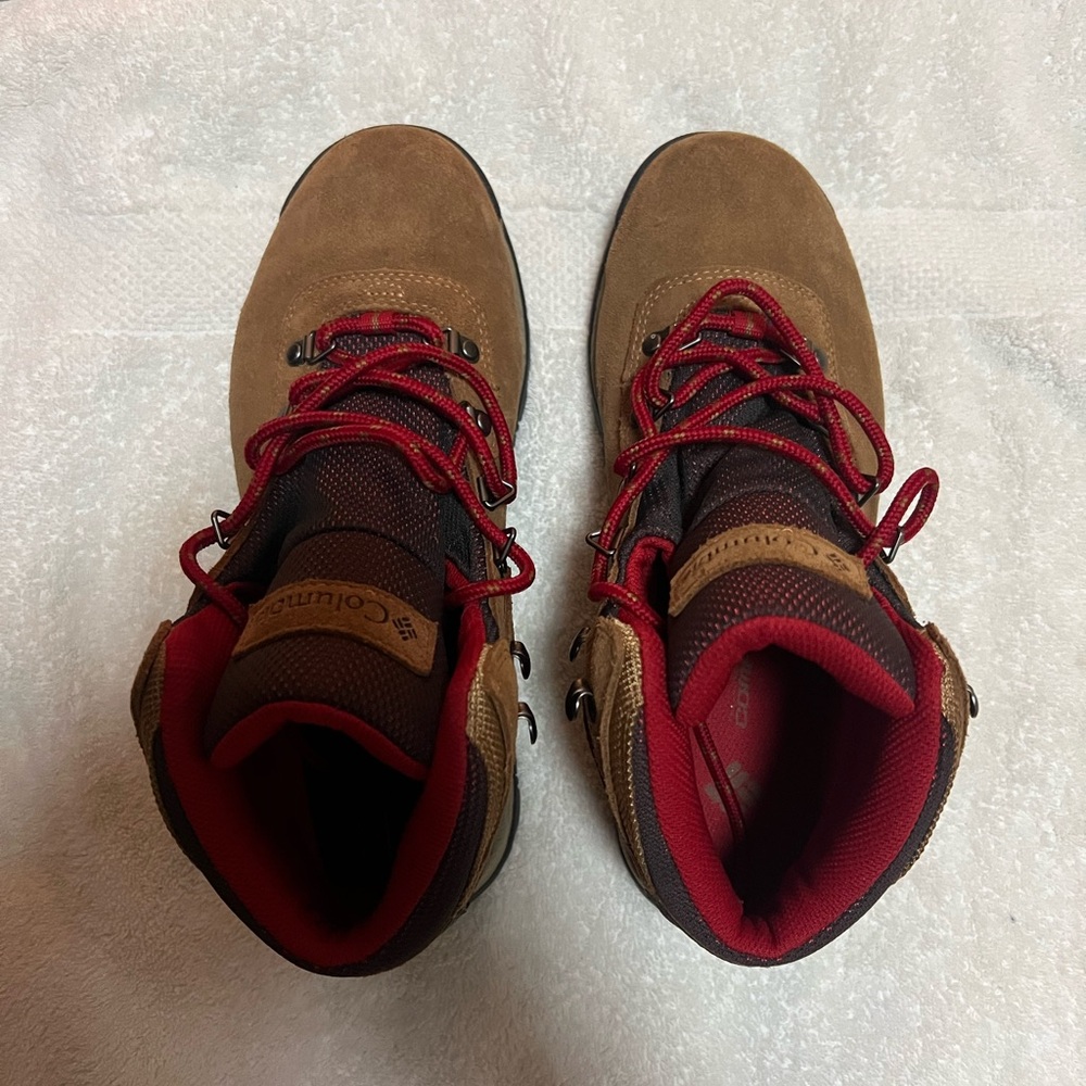 Columbia women’s hiking boots - brand new worn once